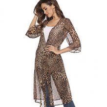 Women loose shirt, leopard out